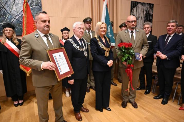 Kierownictwo RDLP w Radomiu podczas uroczystości wręczenia Odznaki, fot. P. Kosin